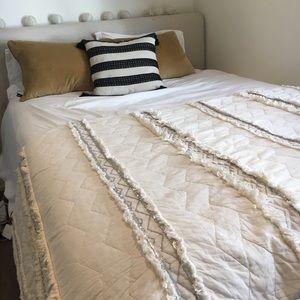 Opalhouse Cream Moroccan Wedding Quilt Queen/Full